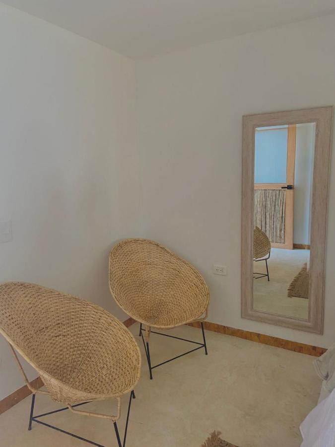 Hotel Casa De Playa Kommox