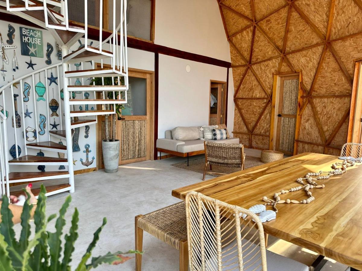 Casa De Playa Kommox Hotel