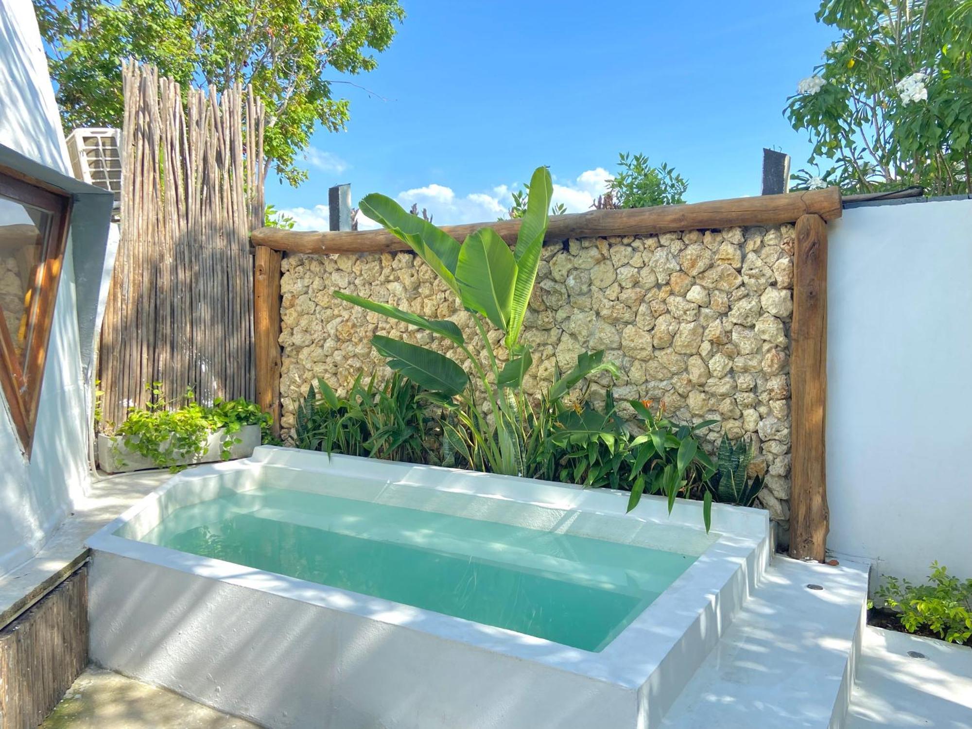 Hotel Casa De Playa Kommox *