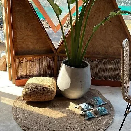 Hotel Casa De Playa Kommox