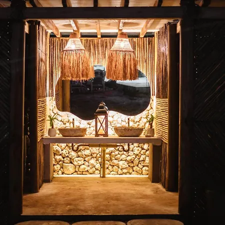 Hotel Casa De Playa Kommox